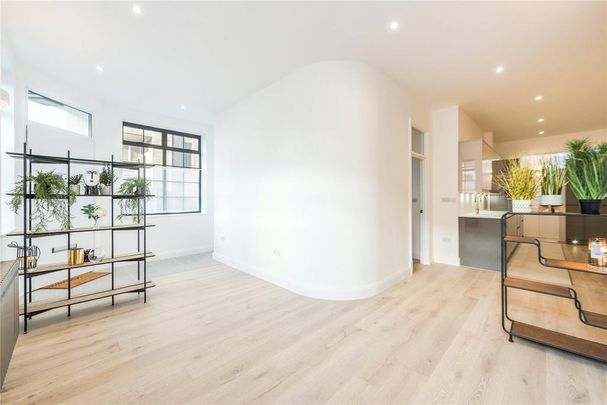 2 bedroom ground floor flat to rent - Photo 1