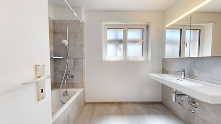 Modern wohnen in Schwerzenbach frisch saniert & bestens angebunden! - Foto 5