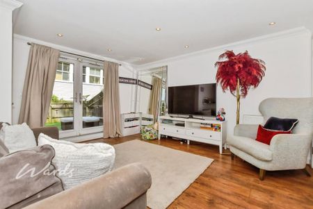 2 bedroom end of terrace house to rent - Photo 2