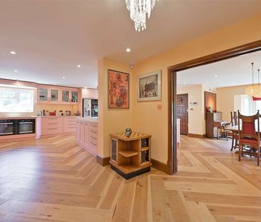 An exceptional furnished family home set within generous mature gar... - Photo 6