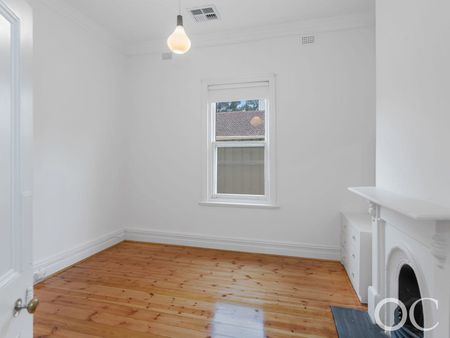 Open the Door to Timeless Elegance - Photo 5