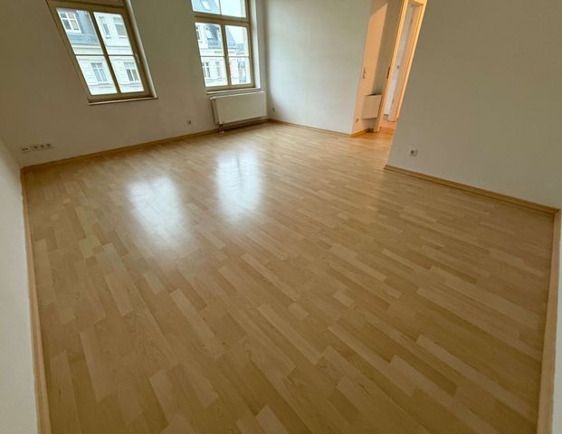 Mit Aufzug ins 3. OG - Balkon - Tageslichtküche !!! - Foto 1