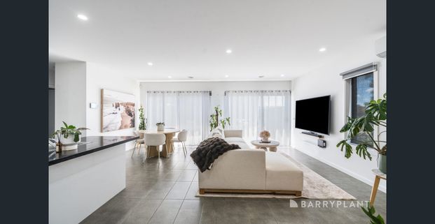 Furnished or Unfurnished- You choose! - Photo 1