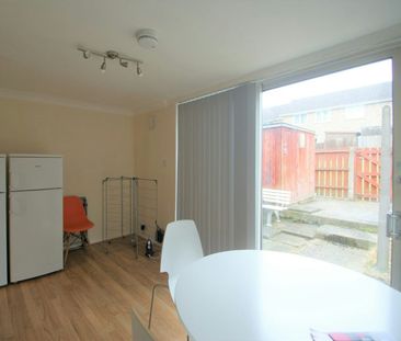 House share to rent on - Photo 4