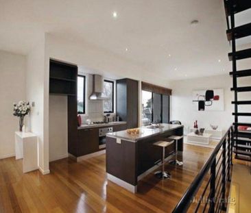 Clifton Hill - Photo 2