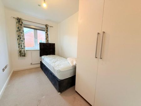 3 bedroom semi-detached house to rent - Photo 3