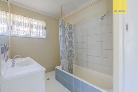 21 Stubbs Road, Woodridge QLD 4114 - House For Rent - $580 | Domain - Photo 5