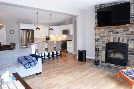 For Lease - 405 Philrick Drive, Trent Lakes, Ontario - Photo 4