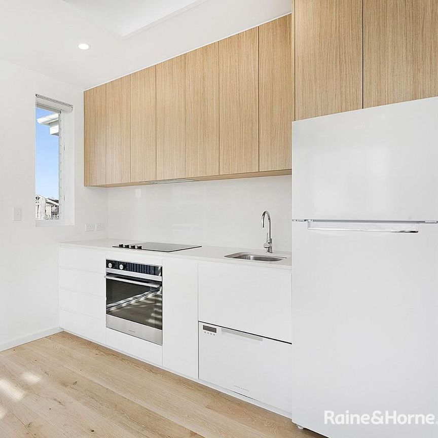 2/18 Parramatta Street, Cronulla, NSW 2230 - Photo 1