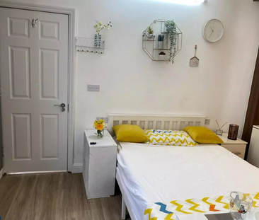 Studio to rent - Photo 4