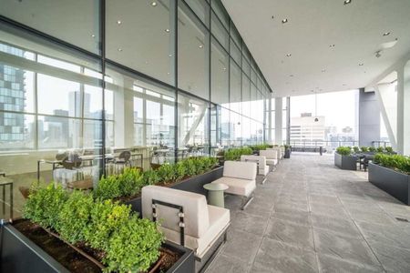 For Lease - 488 University Avenue, Toronto, Ontario - Photo 2