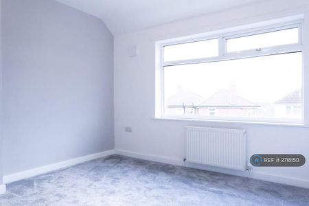 3 bedroom semi-detached house to rent - Photo 5