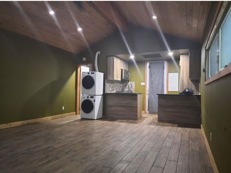 Coach house for rent in Toronto - Photo 4