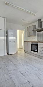 Flat 1, 44 Old Station Road, Newmarket - Photo 3
