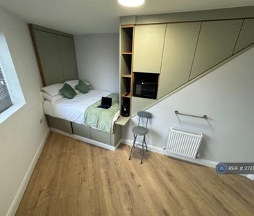 1 bedroom in a house share to rent - Photo 1