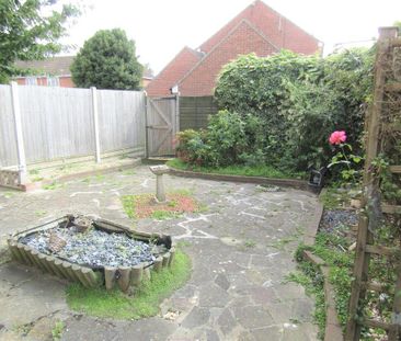 2 bedroom ground floor maisonette to rent - Photo 6