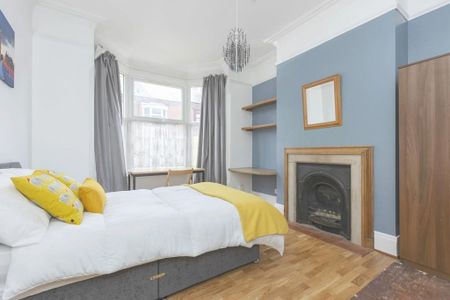 5 bedroom terraced house to rent - Photo 3