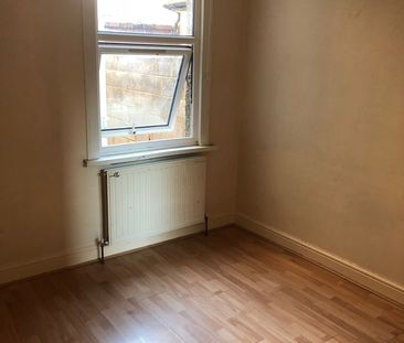 2 Bed Flat, London, E13 - Photo 3