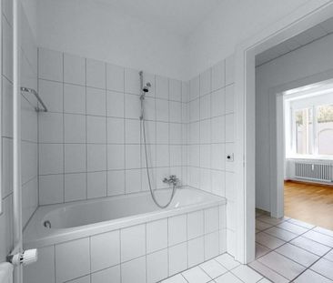 Generous living space for young couple - Photo 4