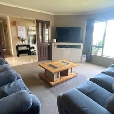 Handy in Huntington - Photo 1