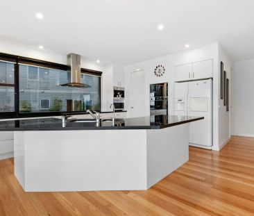 54 Elizabeth Drive, Rosebud. - Photo 3