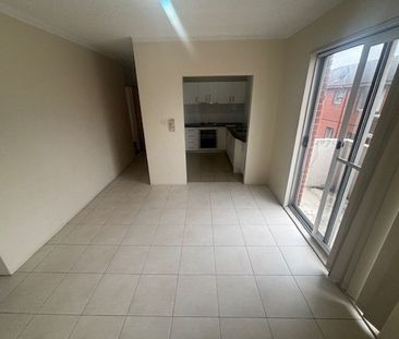 WALK TO THE SHOPS! - Photo 1