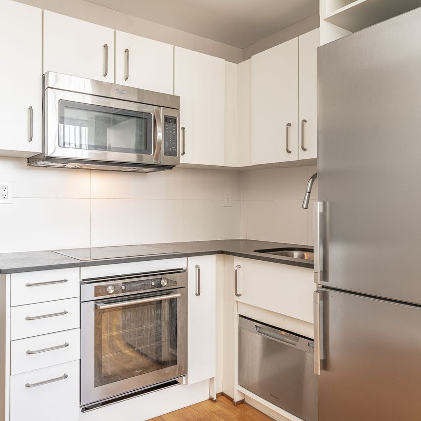 730 St Clarens Avenue - Photo 1