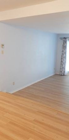 Adjacent to Downtown, Bright and Spacious 2-bedroom Apartment - Photo 1