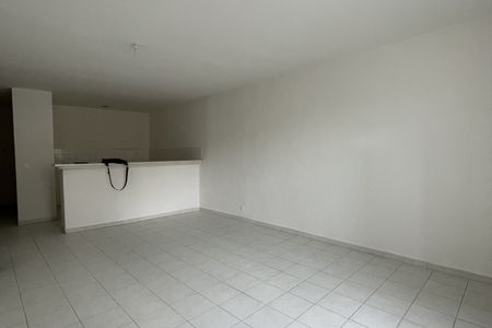 Location appartement T2 de 58,03 m2 centre-ville - Avenue Je - Photo 4