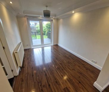 3 bedroom detached house to rent - Photo 3
