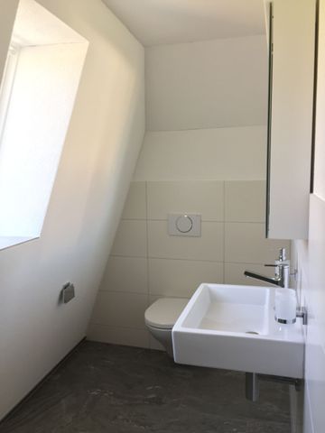 4.5-room duplex apartment with a lot of charm - Photo 2