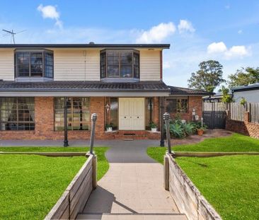 Private Cul-de-Sac Retreat with Pool in Bridgeman Downs - Photo 2