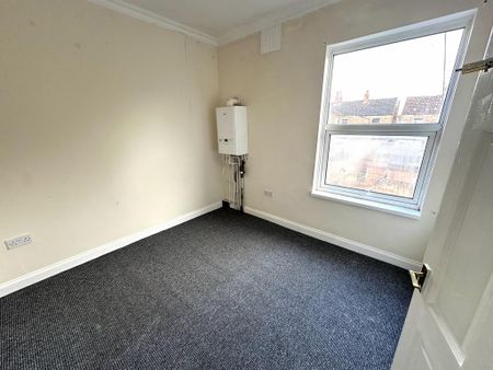 2 bedroom terraced house to rent - Photo 5