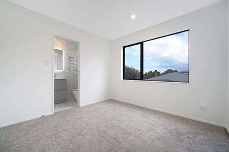 Brand-New 2-Bedroom Townhouse in Onehunga - Photo 5