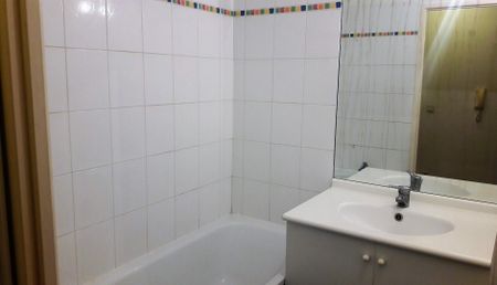 location Appartement T2 DE 43.34m² À ELANCOURT - Photo 3