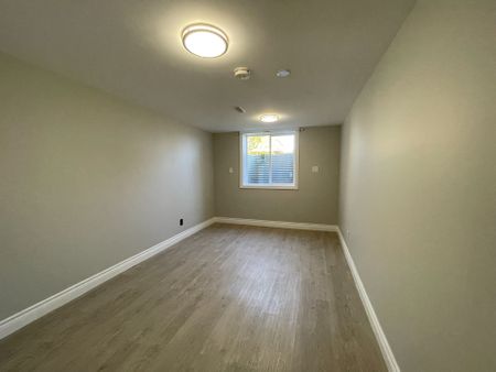 For Lease - 334 Stevenson Road Unit# Lower, Oshawa, Ontario - Photo 4