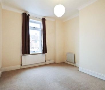 2 bedroom end of terrace house to rent - Photo 4