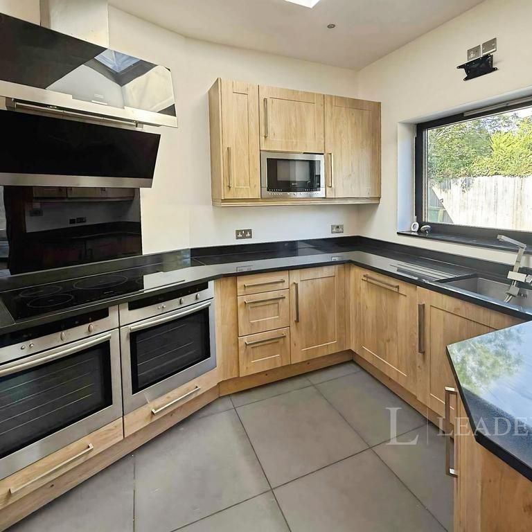 3 bedroom detached house to rent - Photo 1