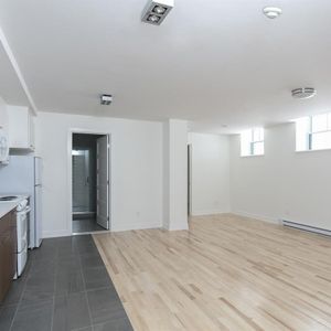 Studio - 3025 Rue Sherbrooke Ouest, Montréal - Photo 2