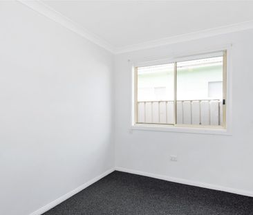 Family Home Close to Lake Macquarie - Photo 2