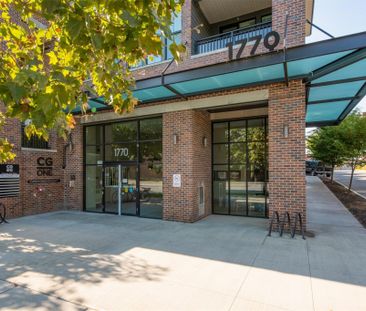 Central – 1 bed plus den, Near Downtown: Available after July 15th - Photo 3