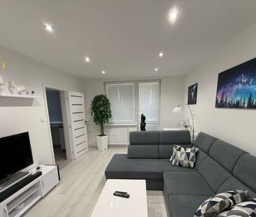 Na prenájom štýlový 2 izbový byt ( prerobený 3 izbový) - Fotografia 5