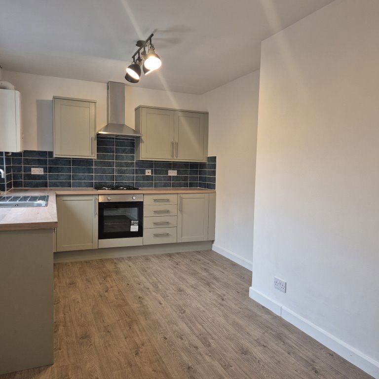 Brettell Lane, Amblecote, Stourbridge, DY8 - Photo 1