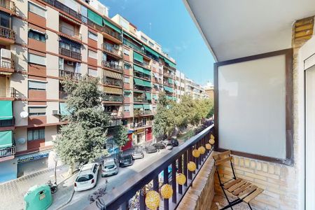 Carrer Rodrigo de Pertegàs, Valencia, Valencian Community 46023 - Photo 5