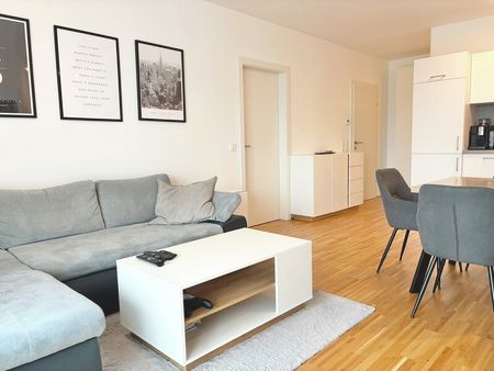 BALKONTRAUM | HELLE 2 ZIMMER | HOCHWERTIGE AUSSTATTUNG | TOPLAGE - Photo 2