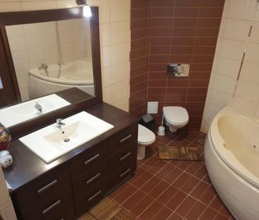 Vila P+2E+M cu vedere frontala la lacul Siutghiol si Insula - Fotografie 6