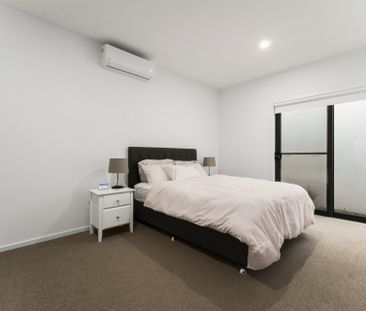 Stunning Modern Home – Where Style Meets Functionality - Photo 2