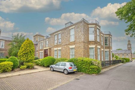 Royal Drive, N11, London - Photo 2