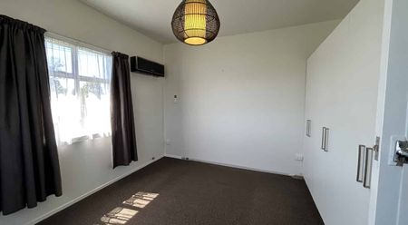 PAHIATUA - 3 BEDROOMS - Photo 2