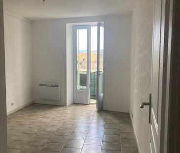 Location Appartement 3 pièces 69m² VALLON PONT D ARC 07150 - Photo 2
